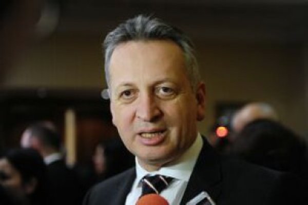 Fenechiu, despre Băsescu: Nu ştiu care are mai multe dosare penale şi probleme 'sub capac'